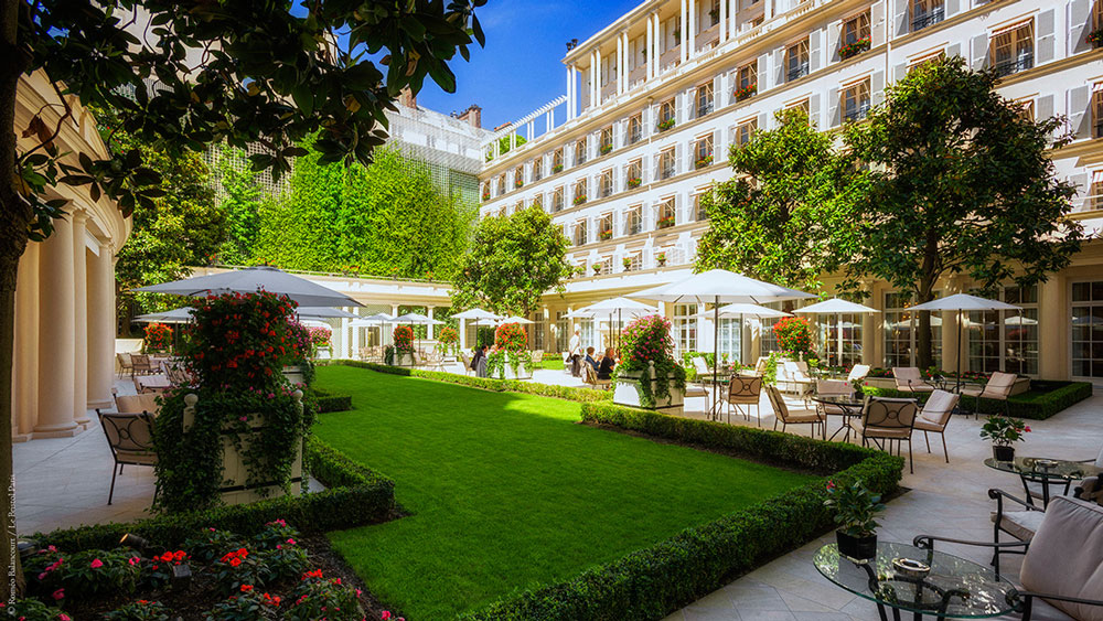 Le Bristol Paris garden